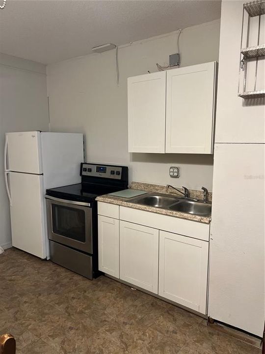 For Rent: $1,100 (1 beds, 1 baths, 300 Square Feet)