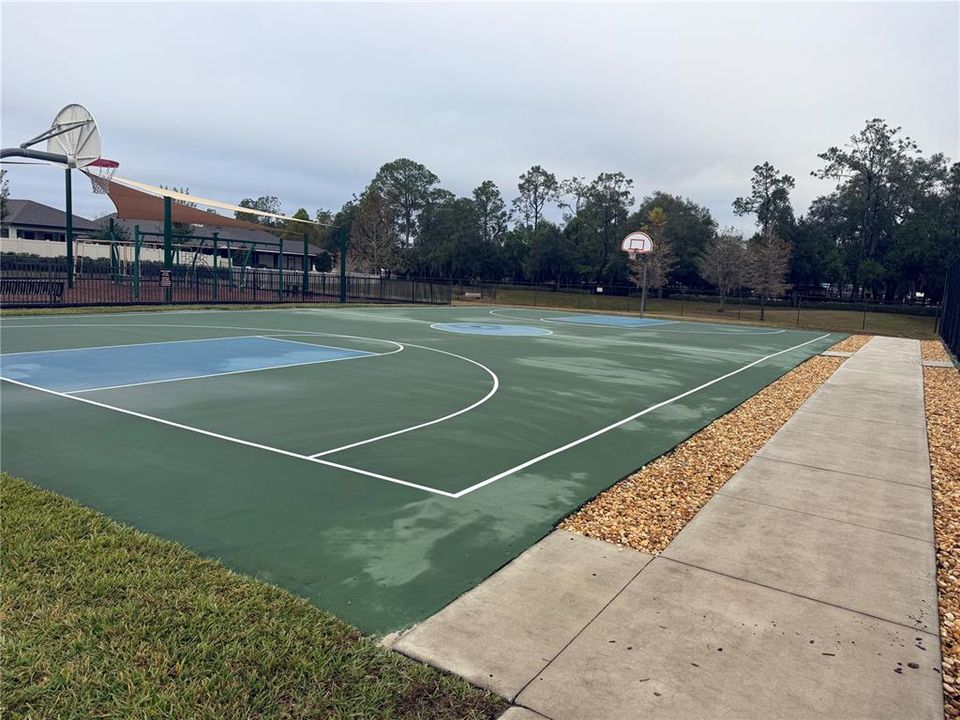 For Rent: $2,850 (3 beds, 1 baths, 290.56 Square Feet)