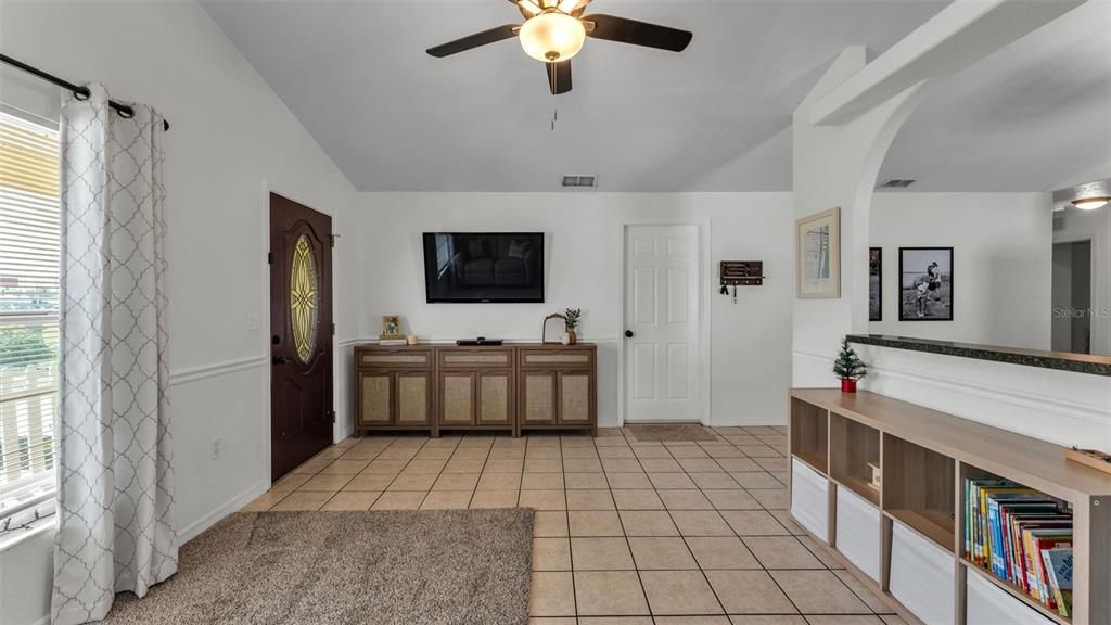 待售: $255,000 (3 贝兹, 2 浴室, 1198 平方英尺)