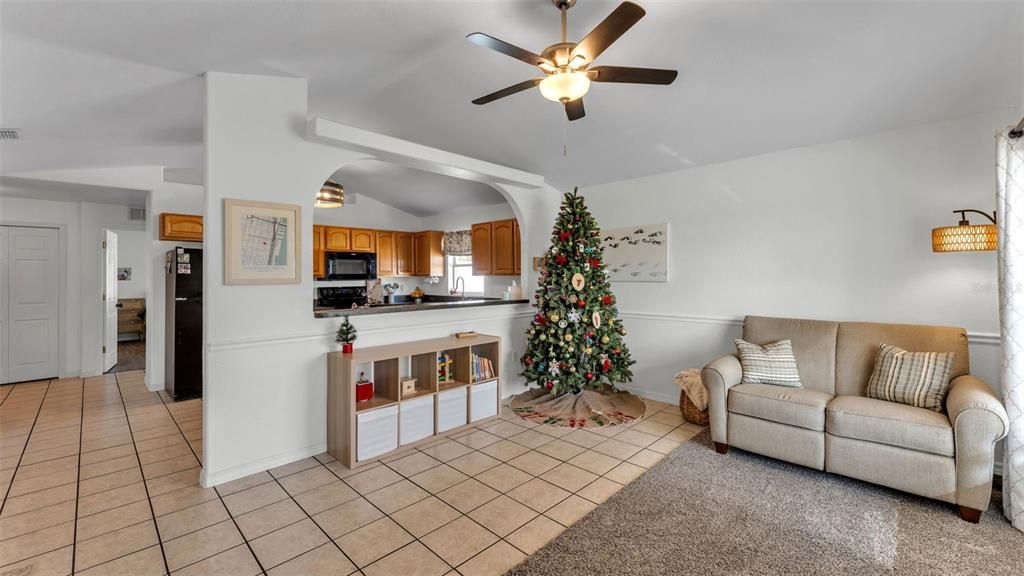 待售: $255,000 (3 贝兹, 2 浴室, 1198 平方英尺)