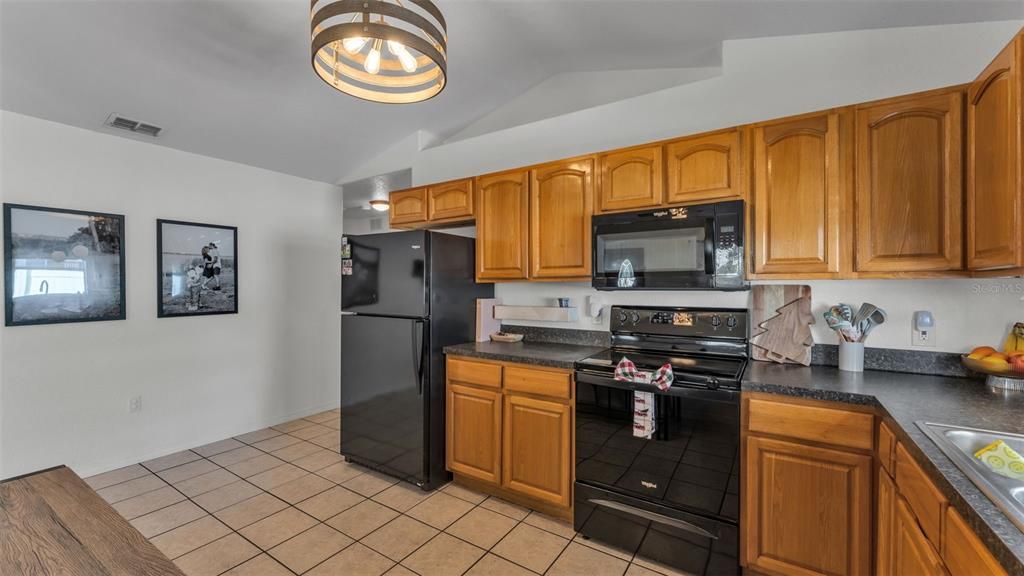 待售: $255,000 (3 贝兹, 2 浴室, 1198 平方英尺)