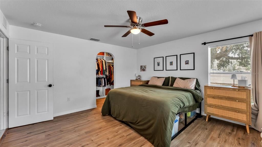 待售: $255,000 (3 贝兹, 2 浴室, 1198 平方英尺)