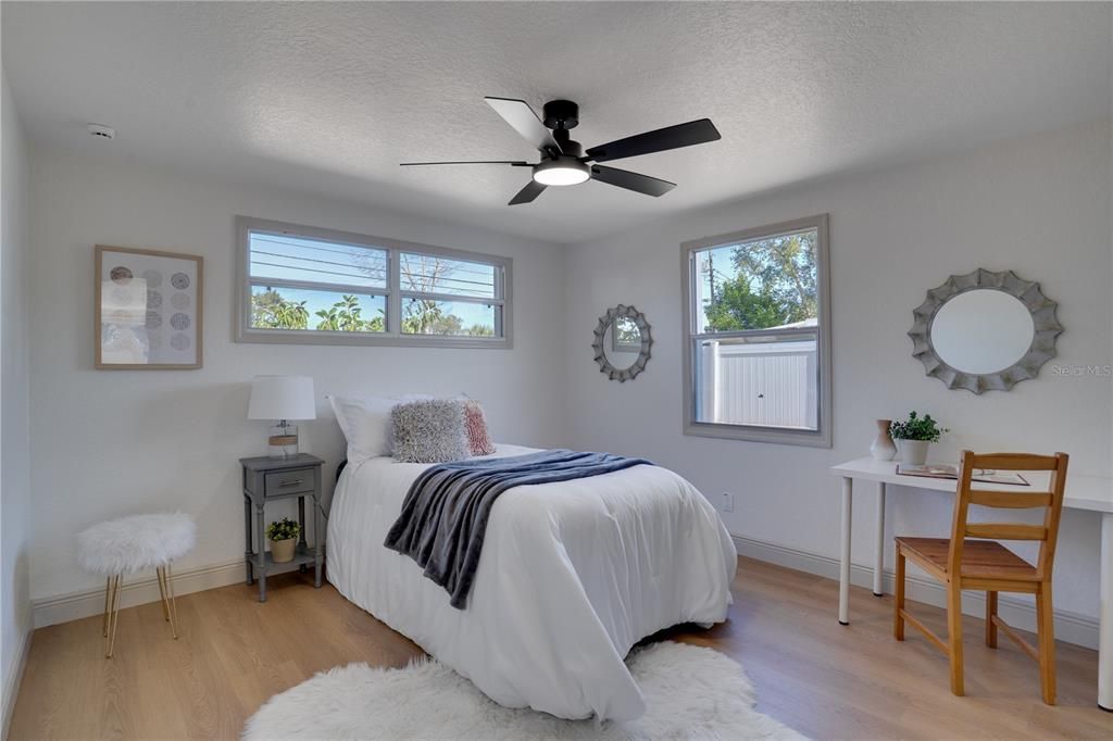 For Sale: $319,000 (3 beds, 1 baths, 1129 Square Feet)