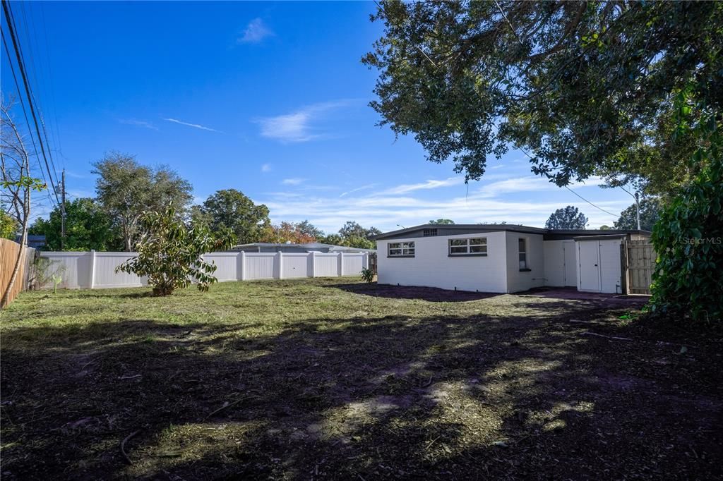 For Sale: $319,000 (3 beds, 1 baths, 1129 Square Feet)