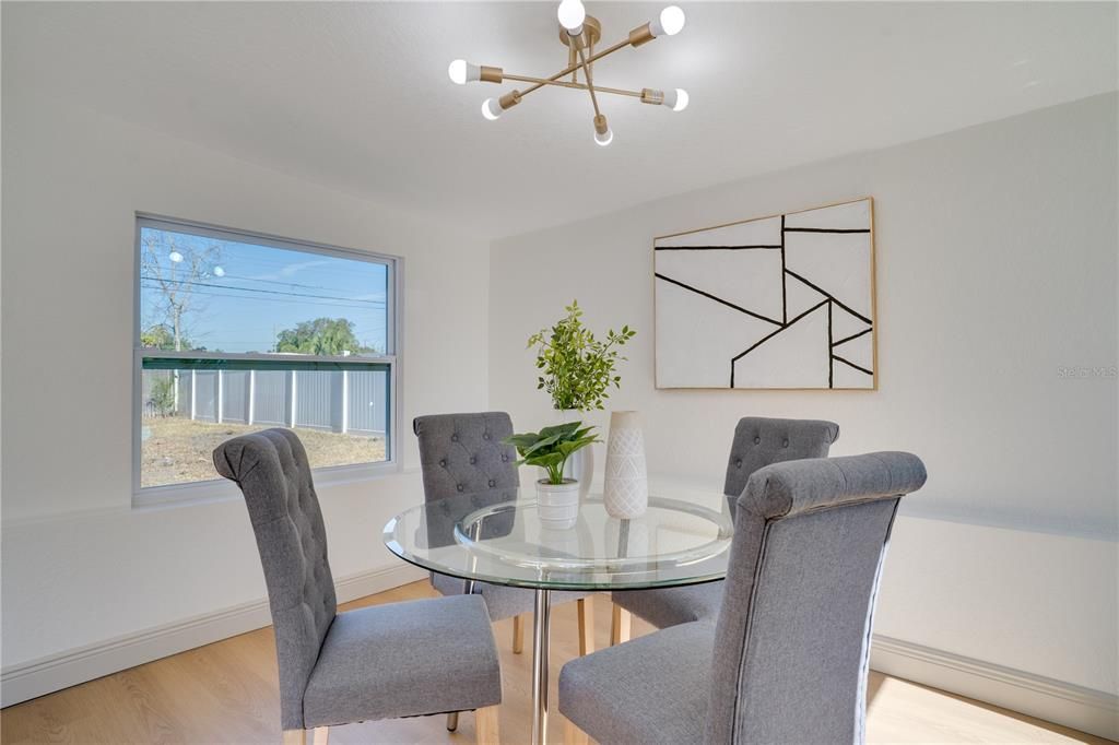 For Sale: $319,000 (3 beds, 1 baths, 1129 Square Feet)