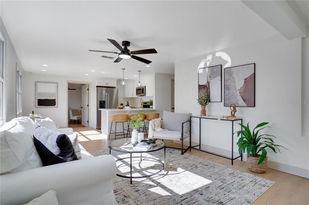 For Sale: $319,000 (3 beds, 1 baths, 1129 Square Feet)