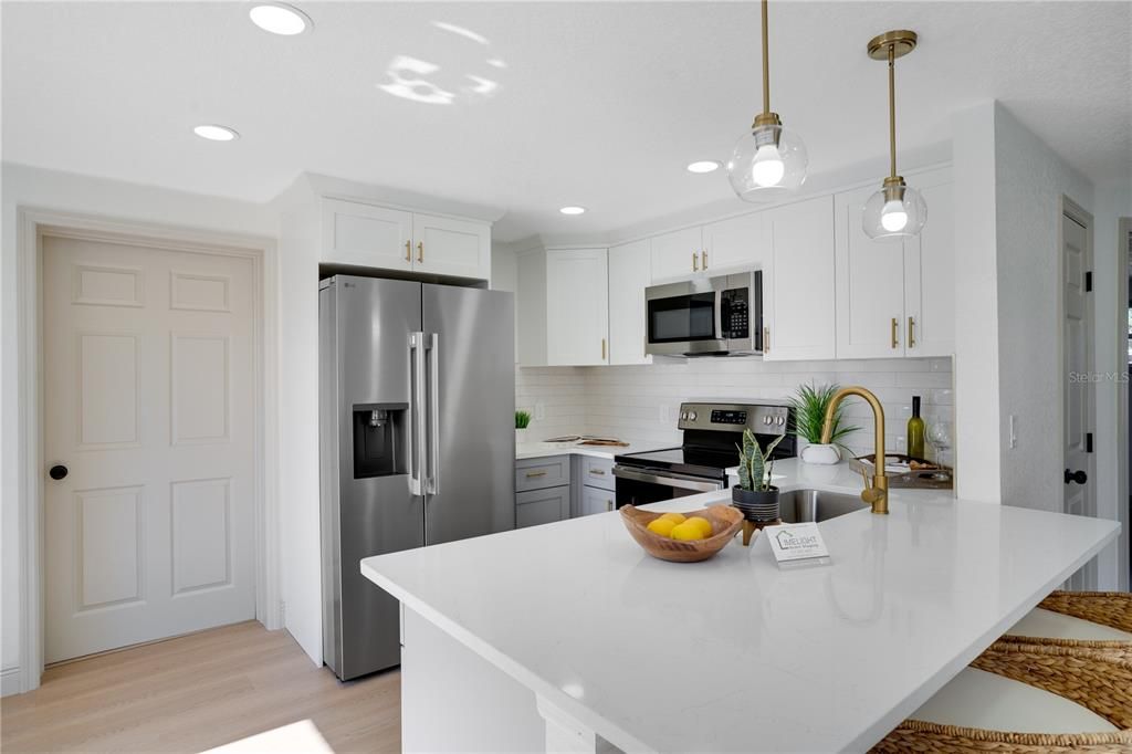 For Sale: $319,000 (3 beds, 1 baths, 1129 Square Feet)