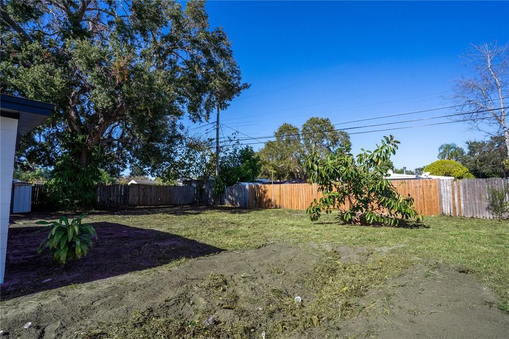 For Sale: $319,000 (3 beds, 1 baths, 1129 Square Feet)