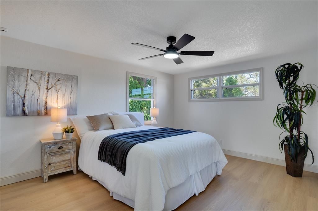 For Sale: $319,000 (3 beds, 1 baths, 1129 Square Feet)