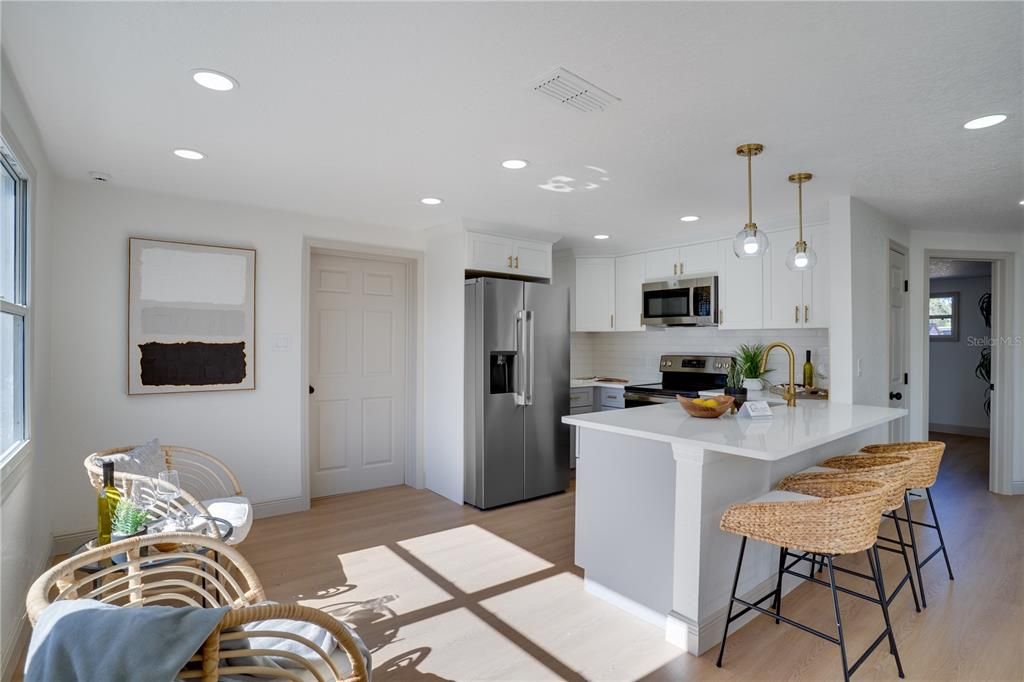 For Sale: $319,000 (3 beds, 1 baths, 1129 Square Feet)