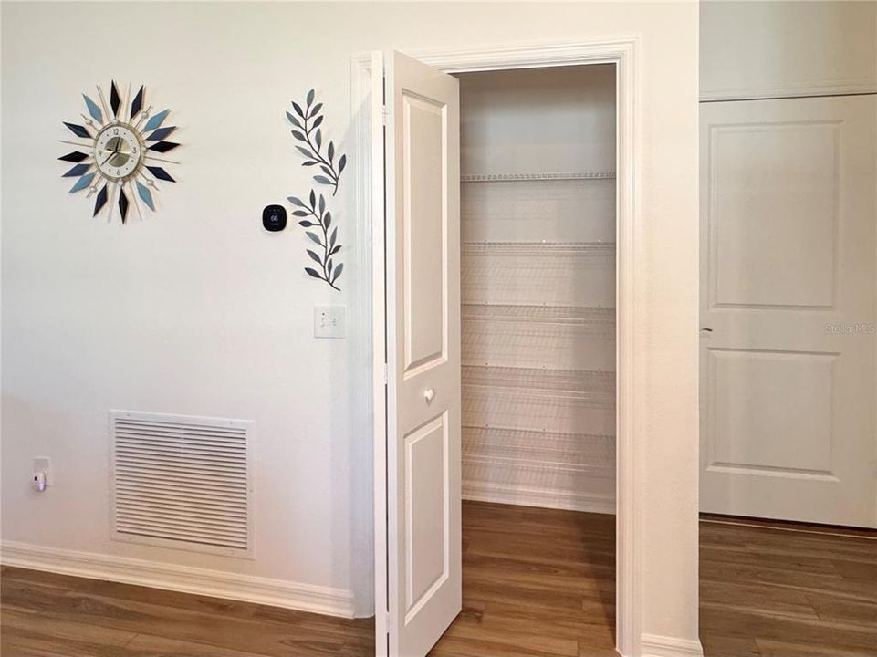 На продажу: $255,900 (2 спален, 2 ванн, 963 Квадратных фут)