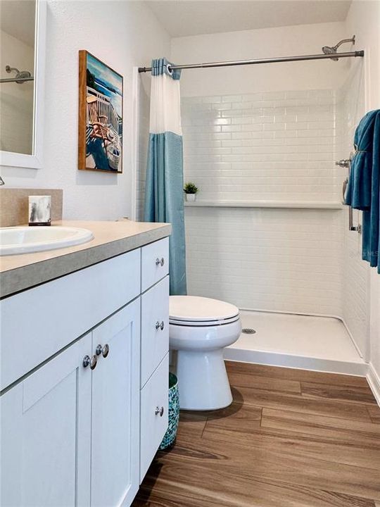 На продажу: $255,900 (2 спален, 2 ванн, 963 Квадратных фут)