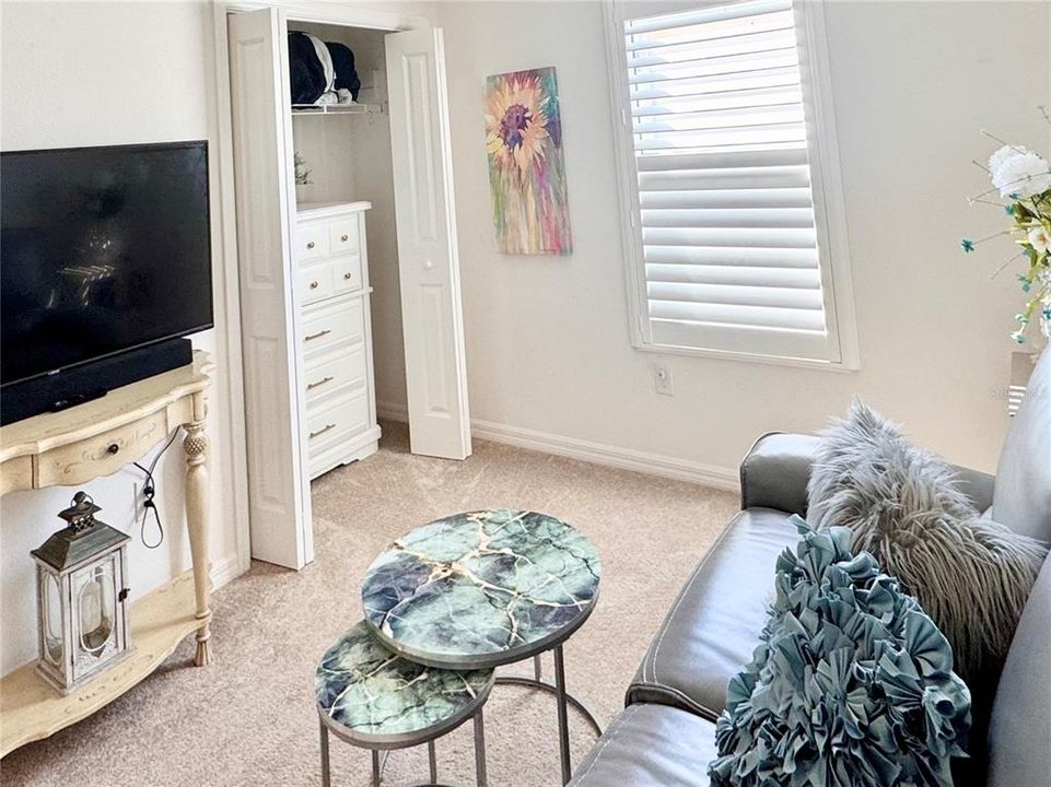 На продажу: $255,900 (2 спален, 2 ванн, 963 Квадратных фут)