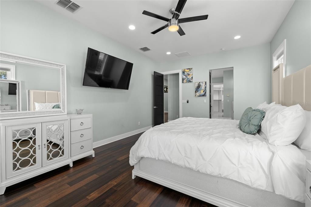 На продажу: $899,999 (4 спален, 3 ванн, 3040 Квадратных фут)