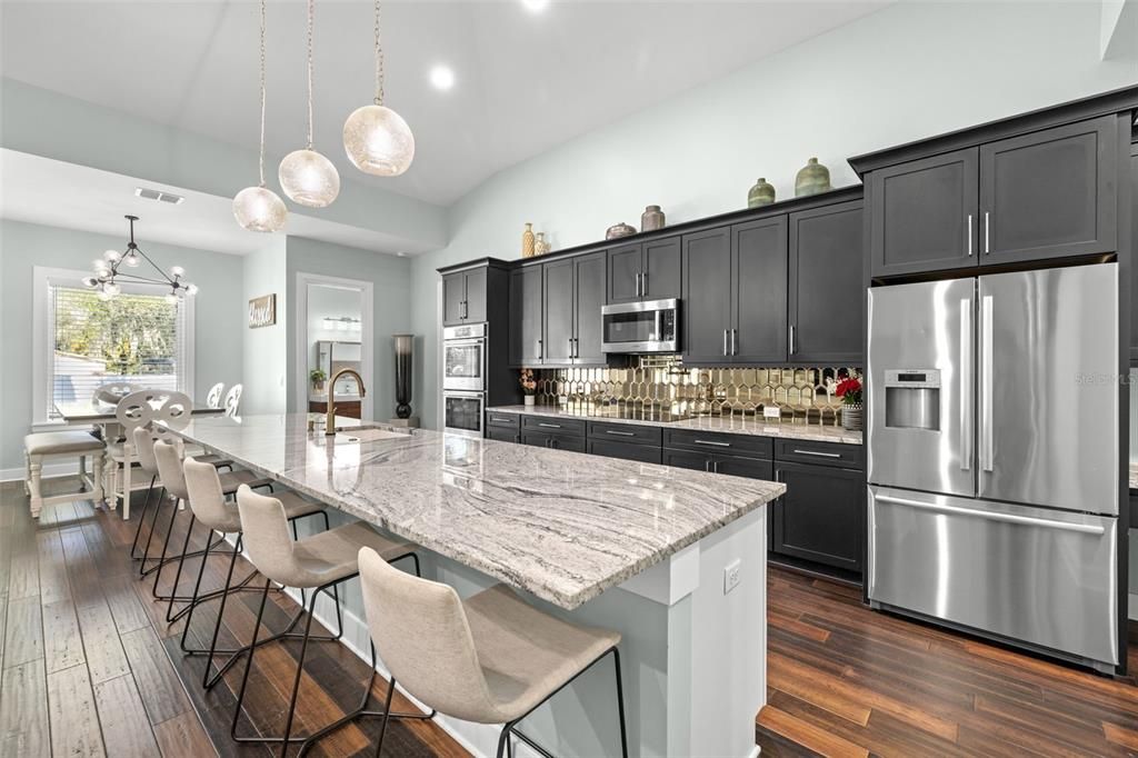 На продажу: $899,999 (4 спален, 3 ванн, 3040 Квадратных фут)