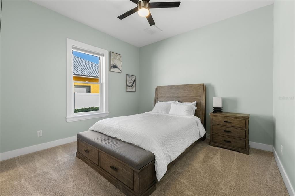 На продажу: $899,999 (4 спален, 3 ванн, 3040 Квадратных фут)