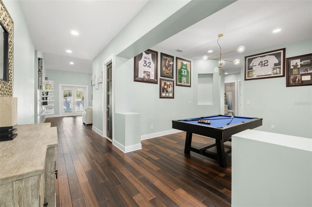 На продажу: $899,999 (4 спален, 3 ванн, 3040 Квадратных фут)