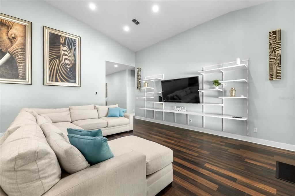 На продажу: $899,999 (4 спален, 3 ванн, 3040 Квадратных фут)