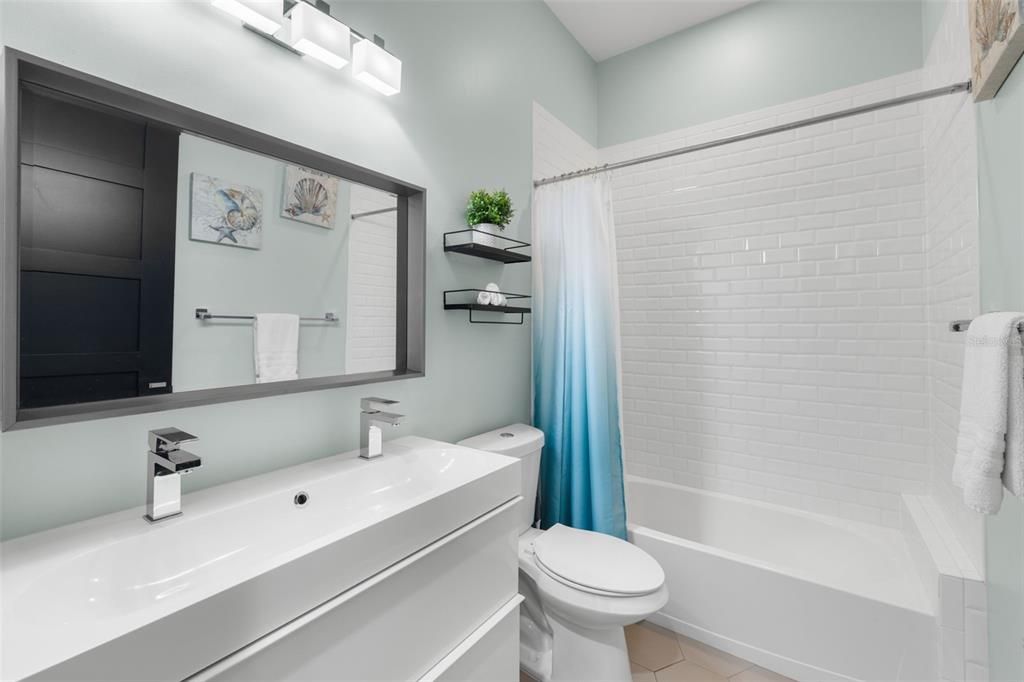 На продажу: $899,999 (4 спален, 3 ванн, 3040 Квадратных фут)