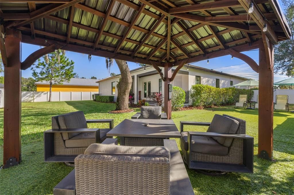 На продажу: $899,999 (4 спален, 3 ванн, 3040 Квадратных фут)