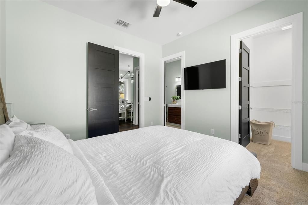 На продажу: $899,999 (4 спален, 3 ванн, 3040 Квадратных фут)