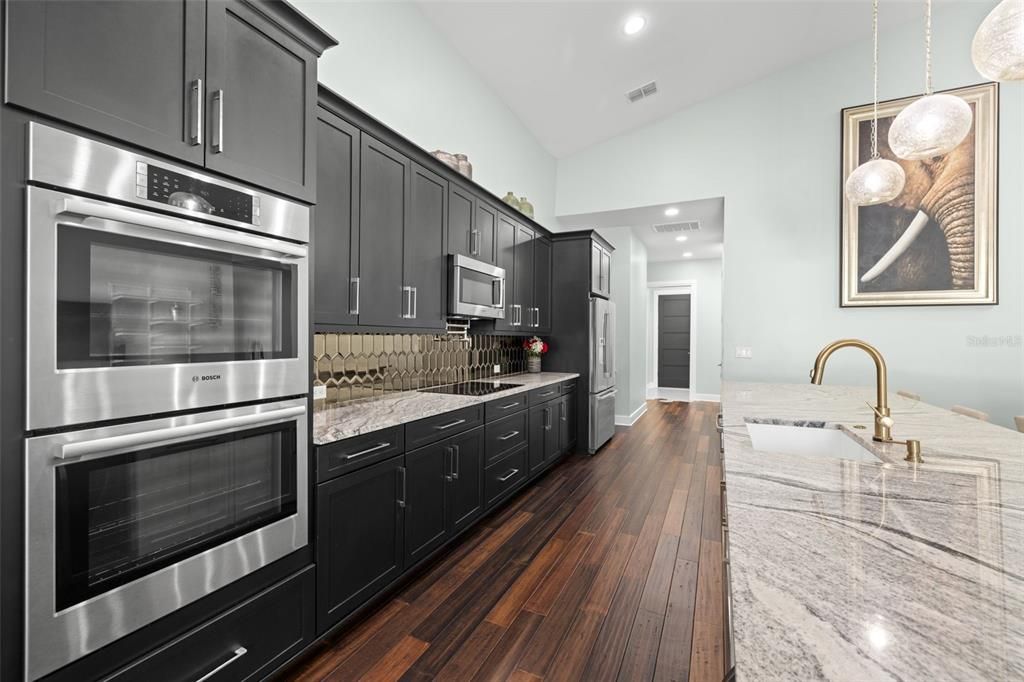 На продажу: $899,999 (4 спален, 3 ванн, 3040 Квадратных фут)