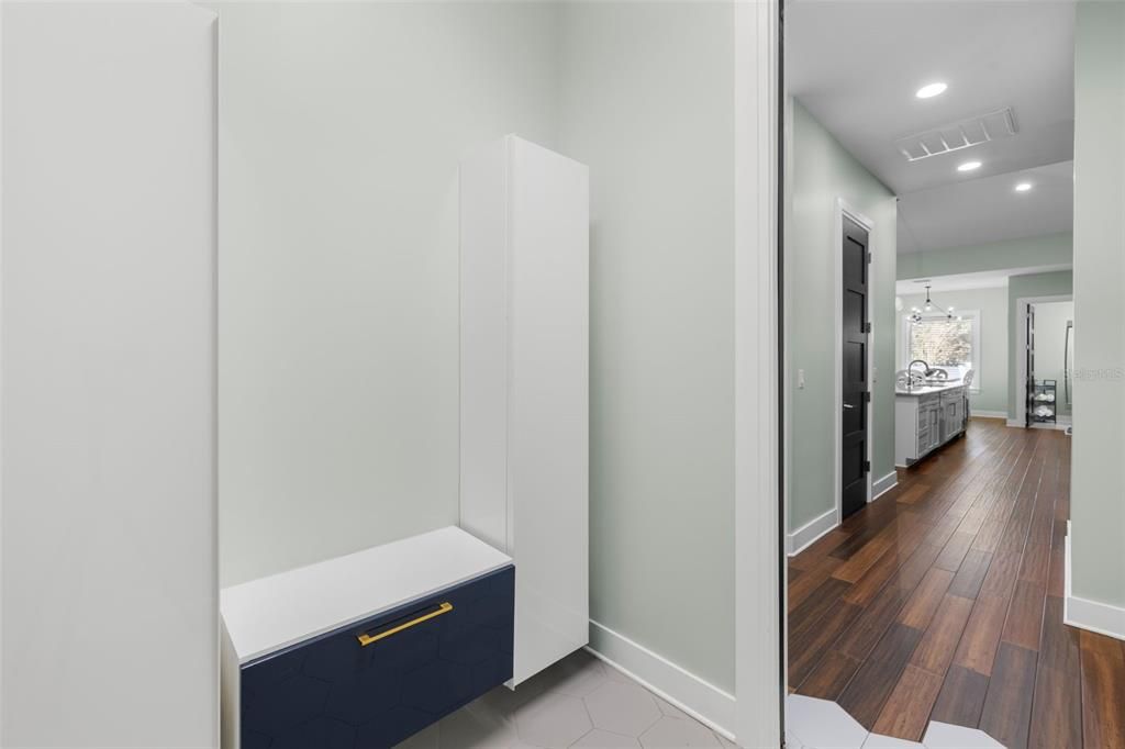 На продажу: $899,999 (4 спален, 3 ванн, 3040 Квадратных фут)