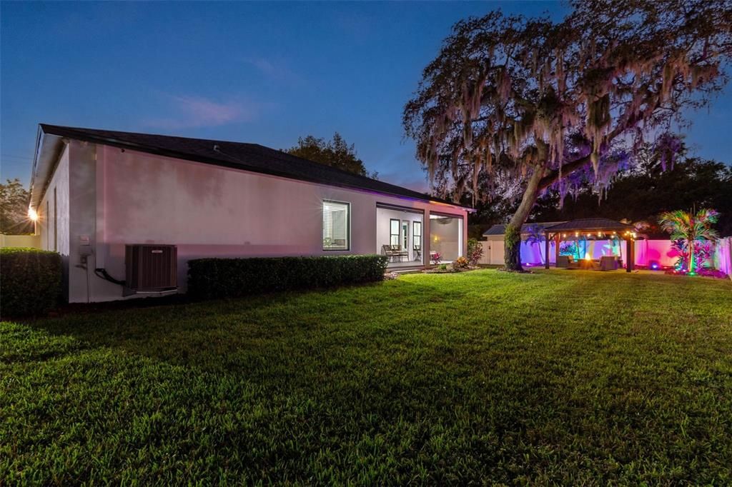 На продажу: $899,999 (4 спален, 3 ванн, 3040 Квадратных фут)