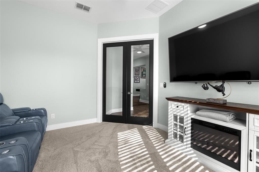 На продажу: $899,999 (4 спален, 3 ванн, 3040 Квадратных фут)