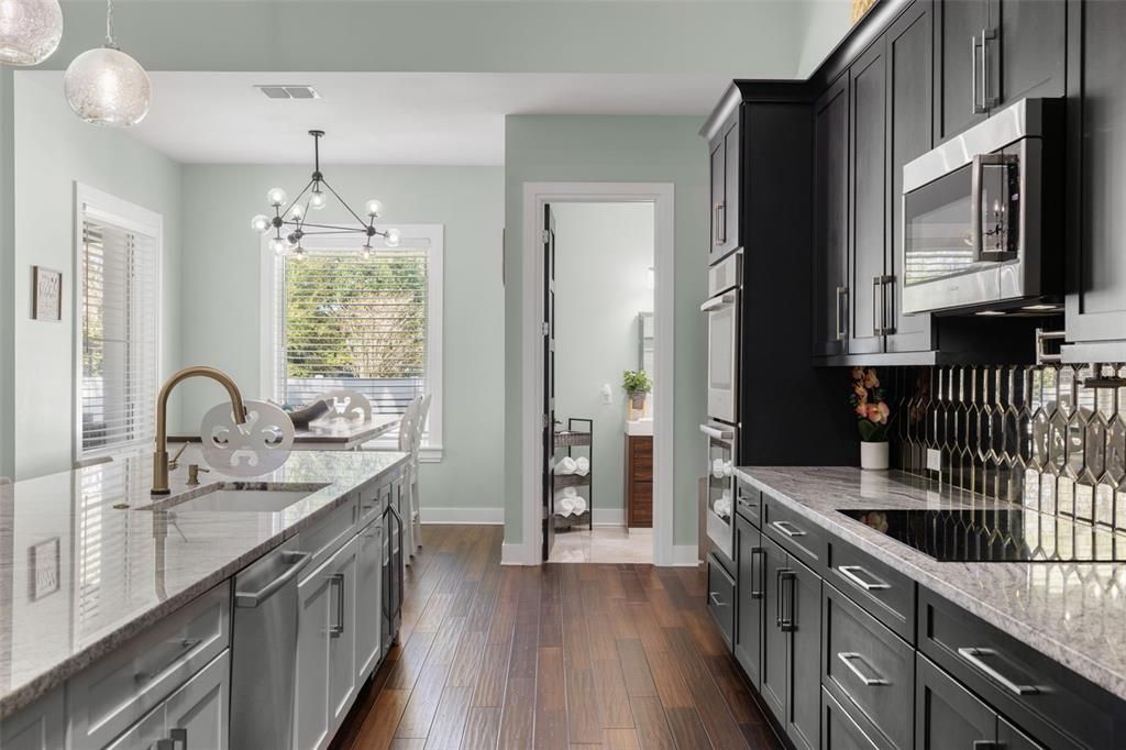 На продажу: $899,999 (4 спален, 3 ванн, 3040 Квадратных фут)