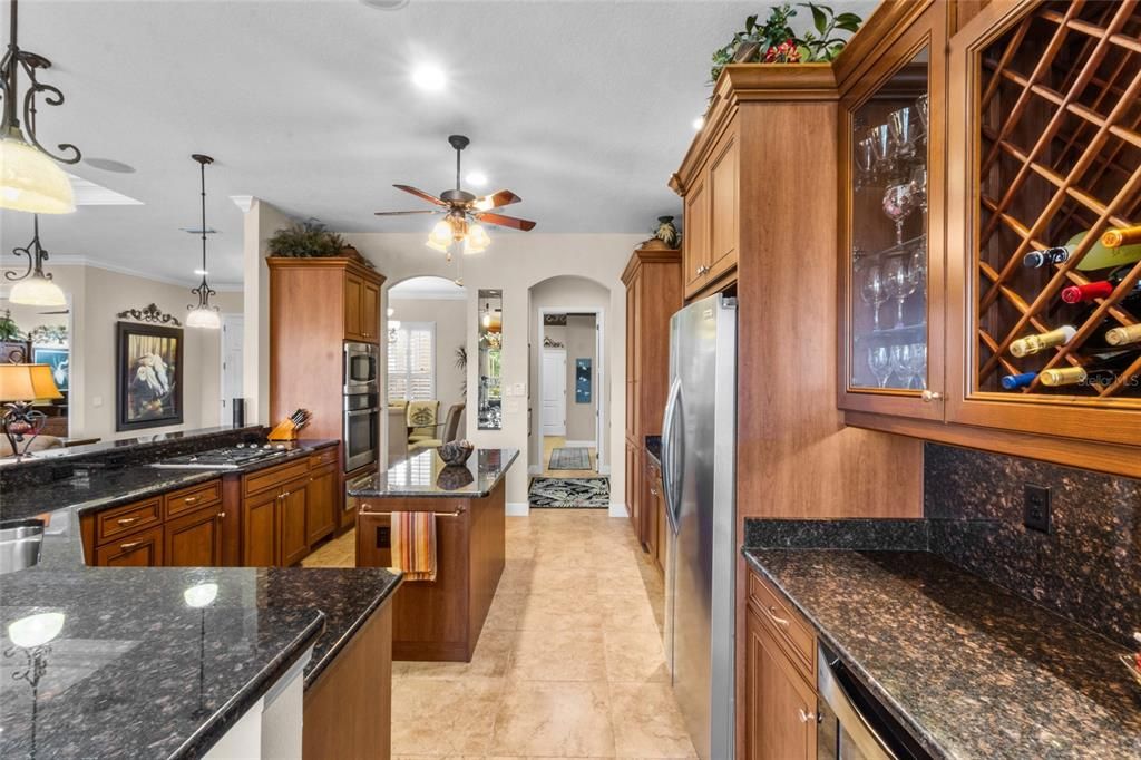 For Sale: $725,000 (3 beds, 3 baths, 2722 Square Feet)