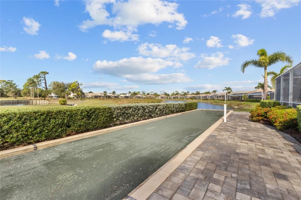 For Sale: $725,000 (3 beds, 3 baths, 2722 Square Feet)