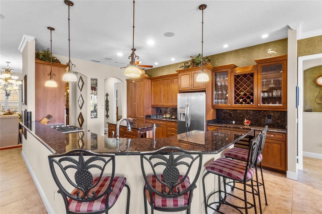 For Sale: $725,000 (3 beds, 3 baths, 2722 Square Feet)