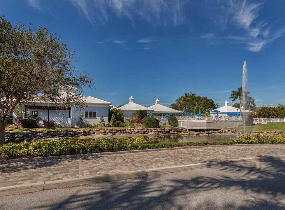 For Sale: $725,000 (3 beds, 3 baths, 2722 Square Feet)