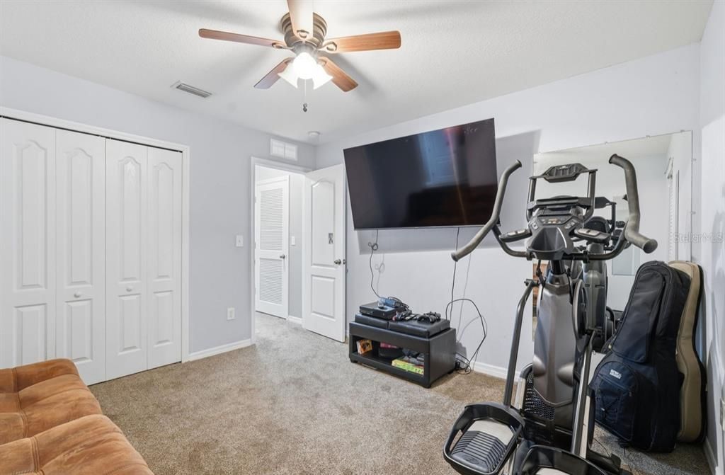 待售: $365,000 (4 贝兹, 2 浴室, 2159 平方英尺)