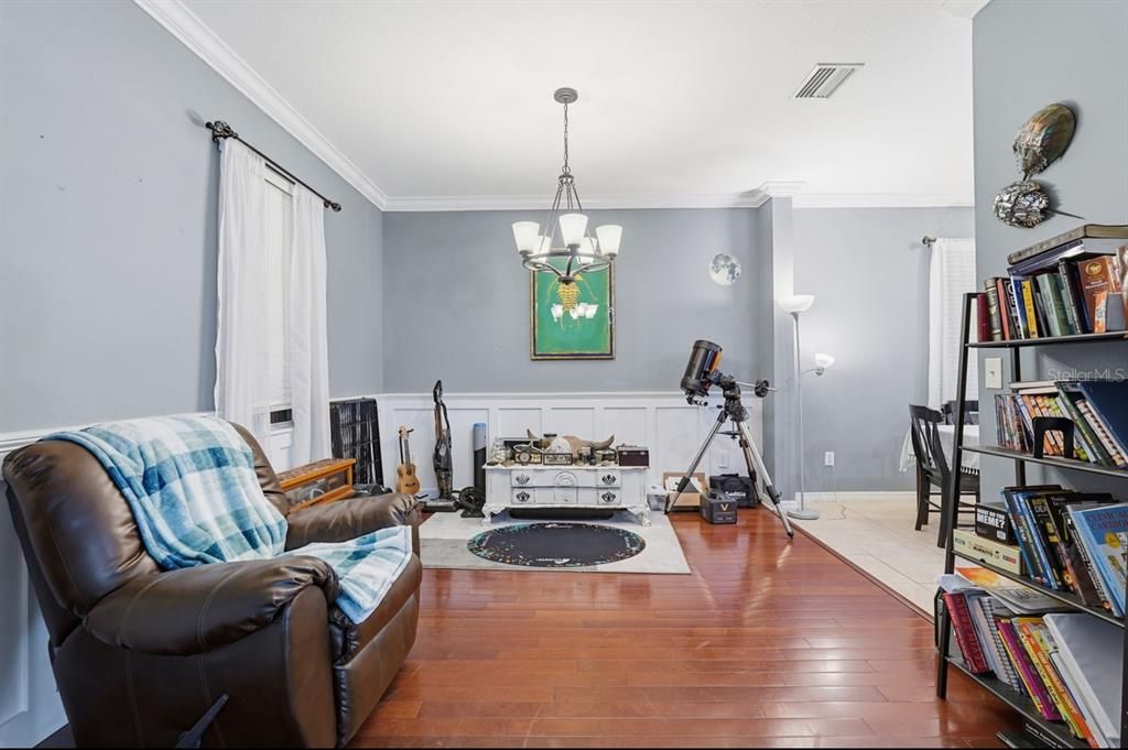 待售: $365,000 (4 贝兹, 2 浴室, 2159 平方英尺)