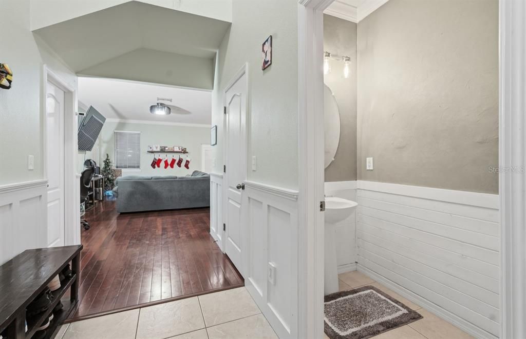 待售: $365,000 (4 贝兹, 2 浴室, 2159 平方英尺)