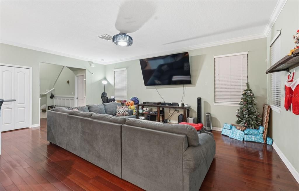 待售: $365,000 (4 贝兹, 2 浴室, 2159 平方英尺)