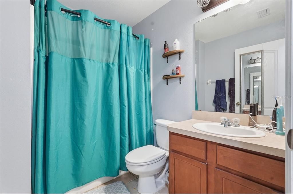 待售: $365,000 (4 贝兹, 2 浴室, 2159 平方英尺)