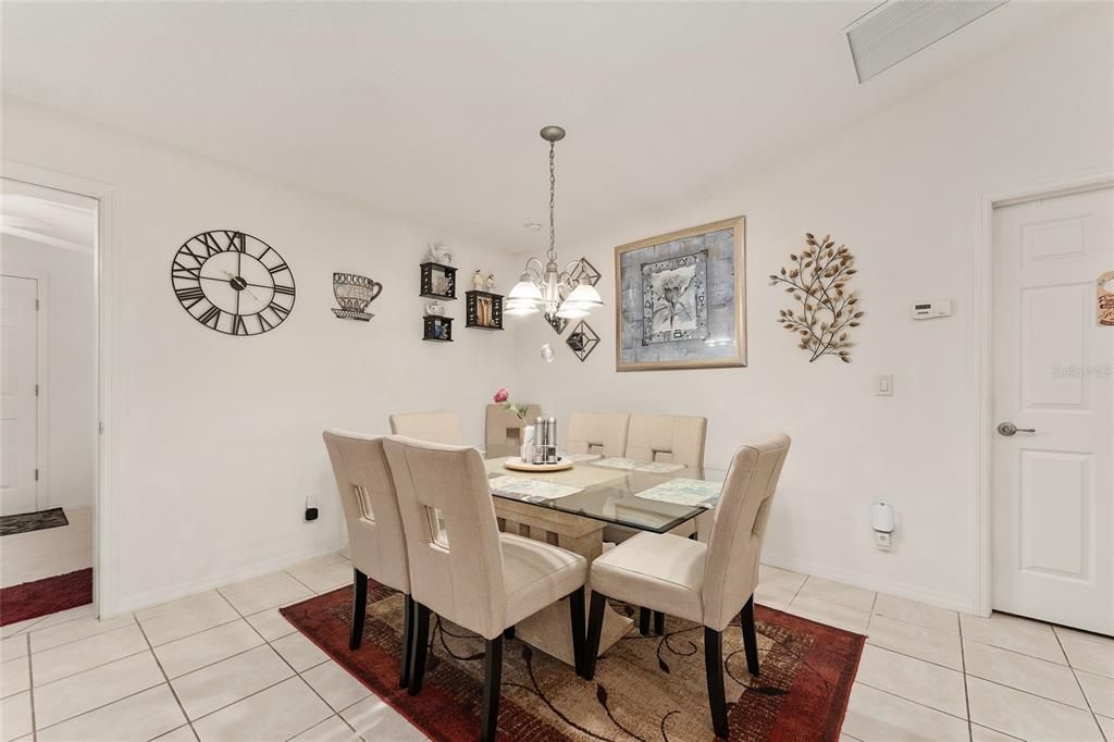 For Sale: $475,000 (6 beds, 0 baths, 2676 Square Feet)