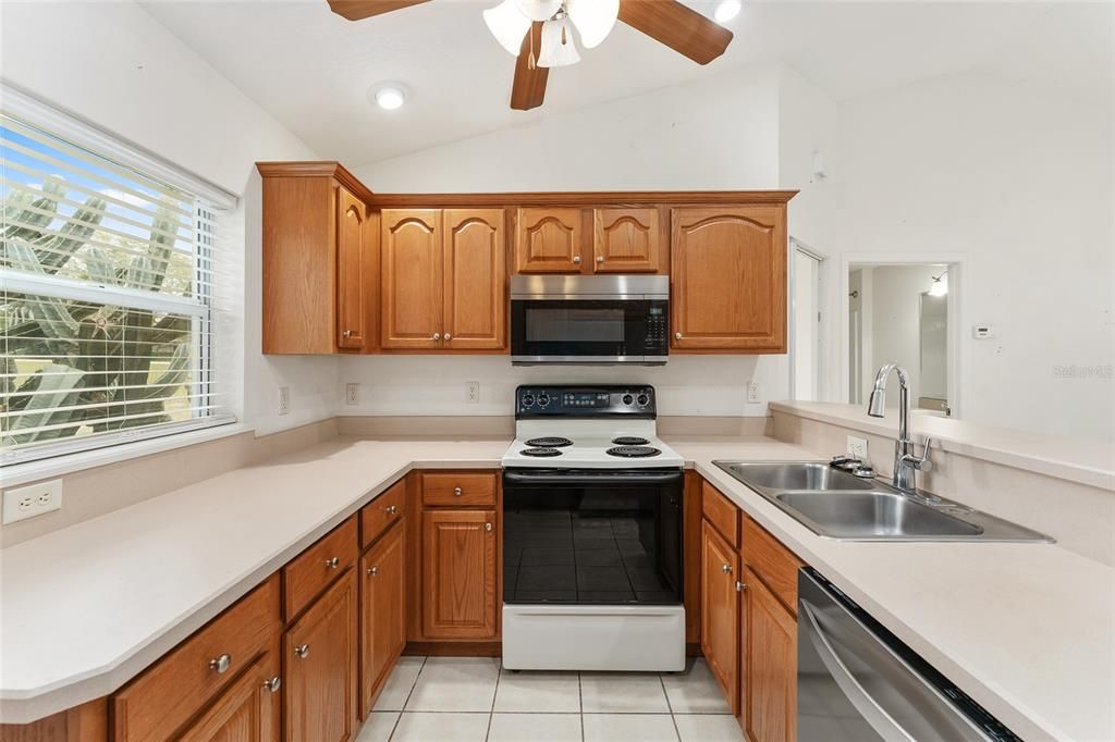 For Sale: $475,000 (6 beds, 0 baths, 2676 Square Feet)