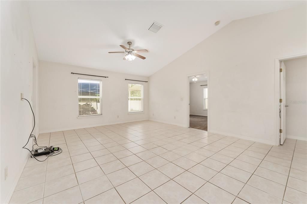 For Sale: $475,000 (6 beds, 0 baths, 2676 Square Feet)