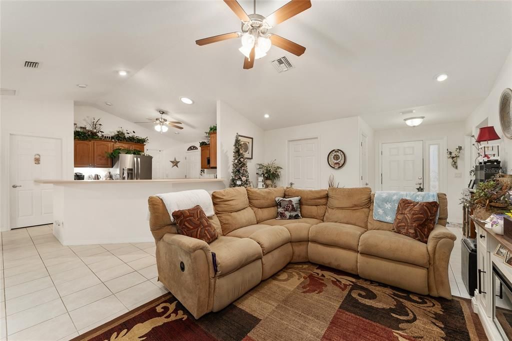 For Sale: $475,000 (6 beds, 0 baths, 2676 Square Feet)