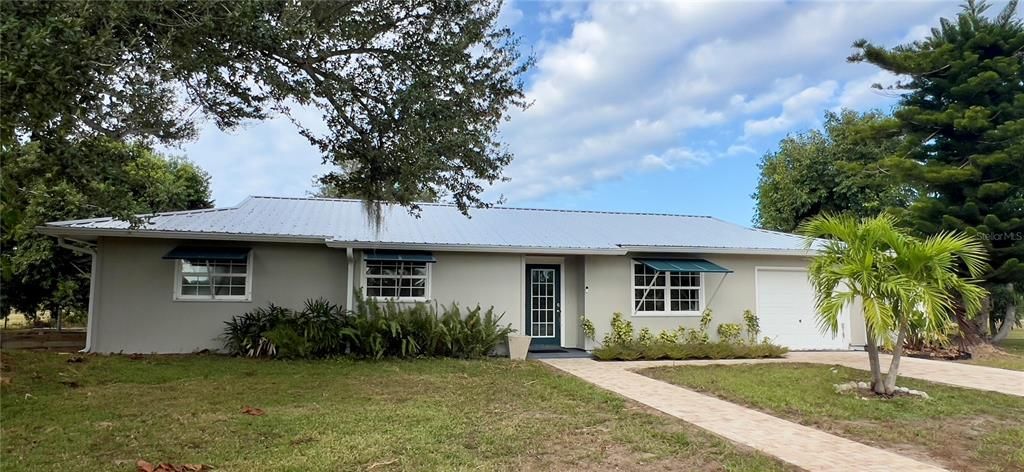 For Sale: $1,250,000 (3 beds, 2 baths, 1212 Square Feet)