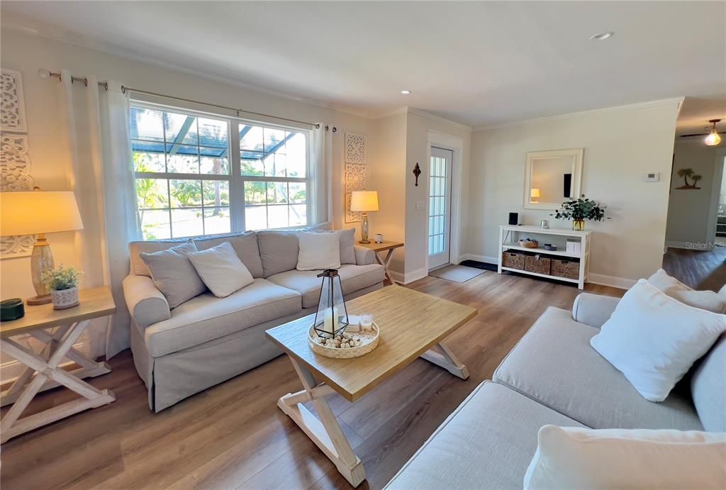 For Sale: $1,250,000 (3 beds, 2 baths, 1212 Square Feet)