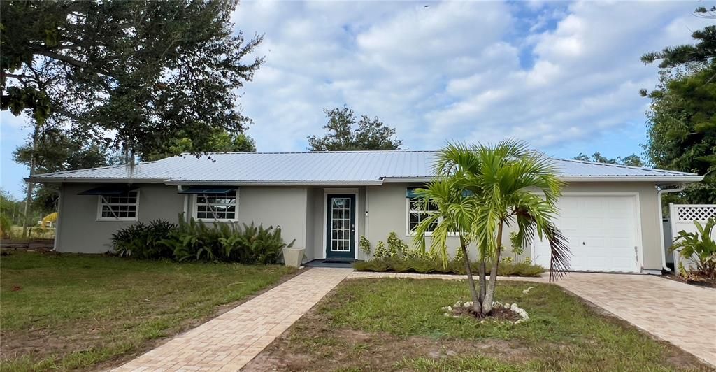 For Sale: $1,250,000 (3 beds, 2 baths, 1212 Square Feet)