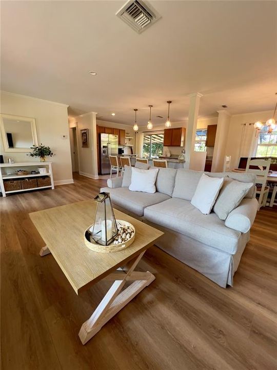 For Sale: $1,250,000 (3 beds, 2 baths, 1212 Square Feet)