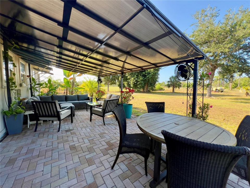 For Sale: $1,250,000 (3 beds, 2 baths, 1212 Square Feet)