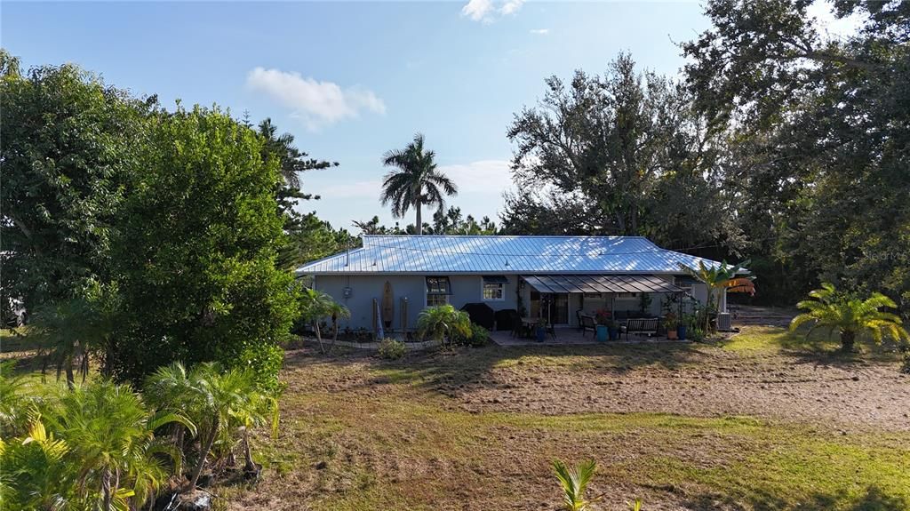 For Sale: $1,250,000 (3 beds, 2 baths, 1212 Square Feet)