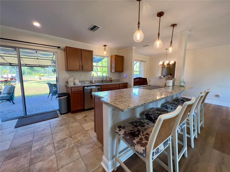 For Sale: $1,250,000 (3 beds, 2 baths, 1212 Square Feet)